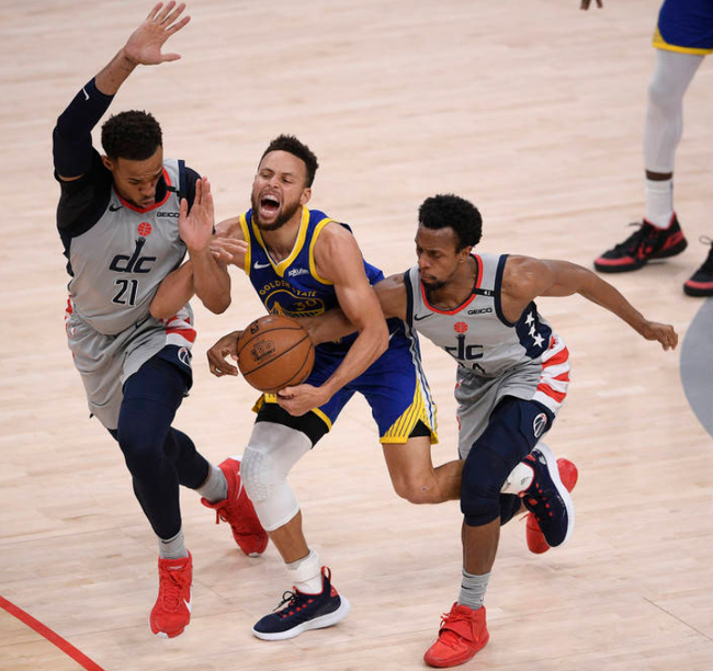 开云平台-埃因霍温迎NBA季后赛关键赛，清晨手感冰凉，气氛紧张，控场能力受关注的简单介绍